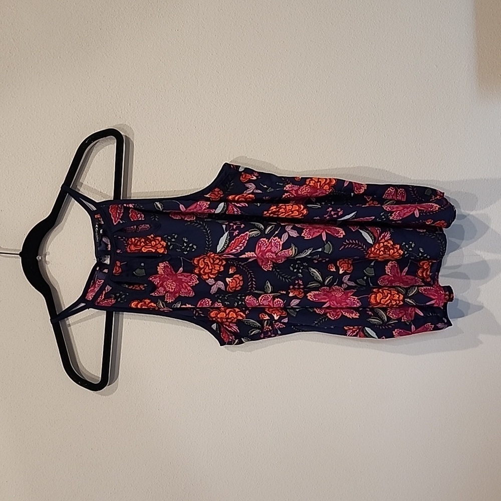 Sleeveless blouse